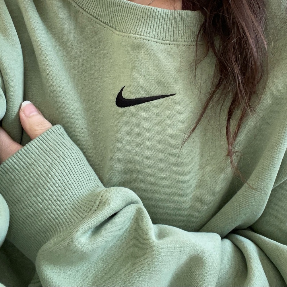 Nike “Oil Green” Sweatshirt 🖤 Women’s Phoenix Fleece Over-Sized Sweatshirt 🖤
